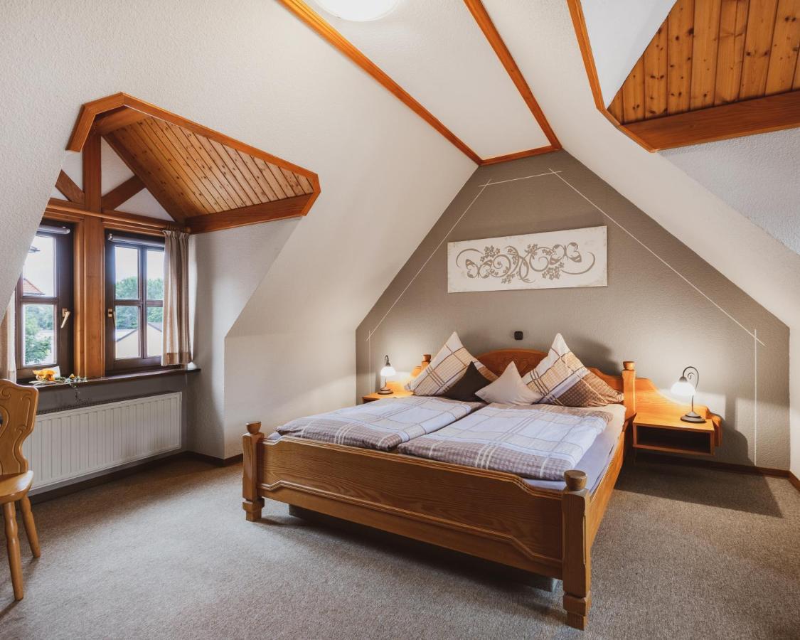 Fremden- Und Monteurzimmer "Zum Ochsen" Flieden Dış mekan fotoğraf